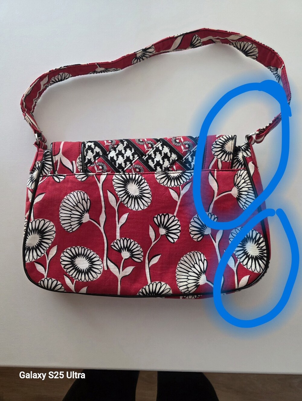 Vera Bradley Deco Daisy Shoulder Bag Red White Medium Cotton - Picture 9 of 10